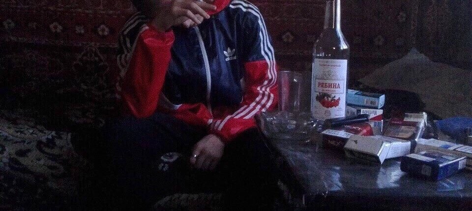 снова мокро, но мне всё побоку,
я до тебя бегу, с тобою заебок мне,
может бахнем, погляди, как пахнет.