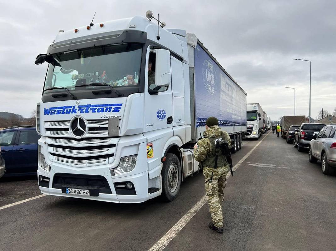 banderafella's tweet photo. 🚨💥 #PolandBlockadeDisaster: Deadly Inaction Unveiled 💥🚨

Wake up, Poland! Your blockade isn’t just a nuisance; it’s a death trap! Last night, Andryi Duda, a Ukrainian, died waiting in your endless queues. How many more souls must perish before you act? 🇺🇦😤

This is beyond a crisis – it’s a catastrophic failure of empathy. While Poland stays silent, Ukrainian lives hang in the balance, and our economy is bleeding out €400M due to your blockade. Enough!

Your inaction screams louder than any protest. This isn’t a blockade; it’s an assault on Ukraine’s lifeline. A genocide in slow motion, orchestrated by neglect. Poland, step up or stand down. The world is watching – will you be the savior or the executioner? 

#PolandActNow #UkraineBleeding
