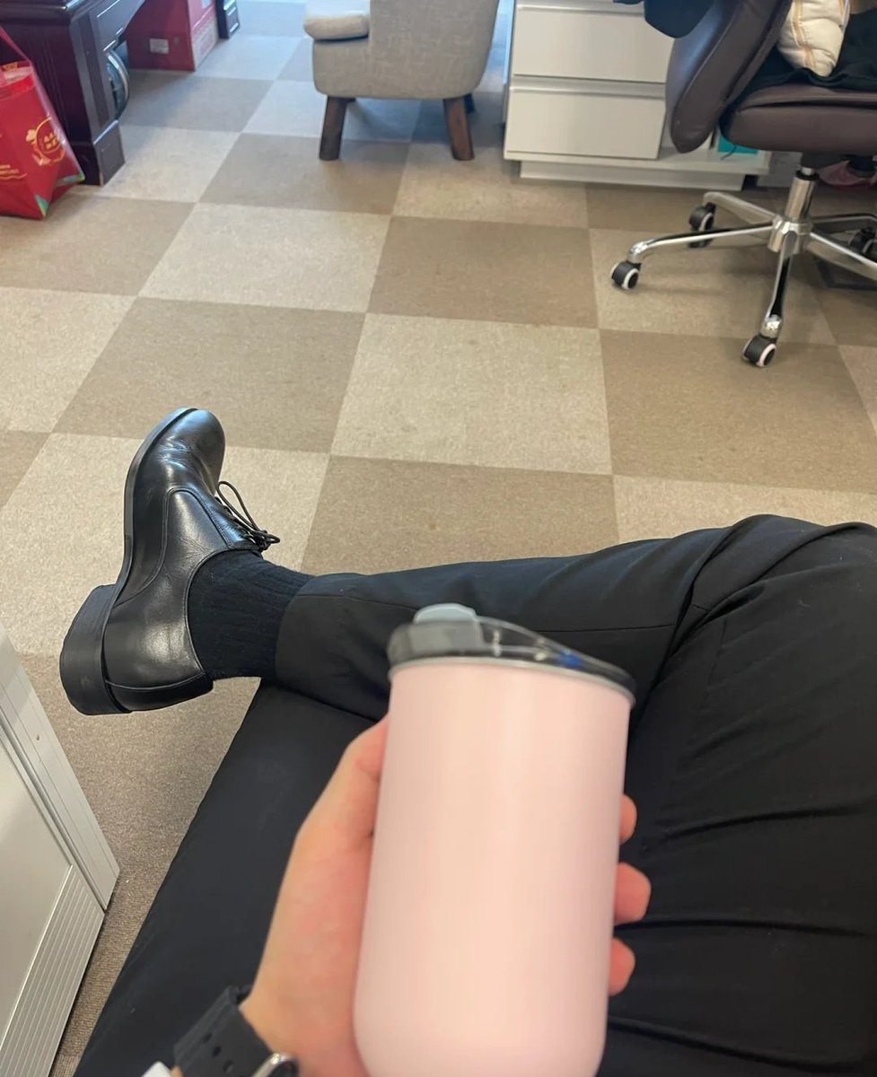 Men In Suit tweet media