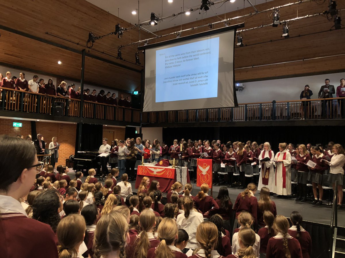 SHSKSchool's tweet photo. Happy #StKatesDay! We start with our #Eucharist and are delighted to be joined by @ClareHayns, College Chaplain at @ChCh_Oxford and to hear about women of the Old Testament and how the choices they made affect us today
@SHSKOldGirls https://t.co/xeyNHWvr6R