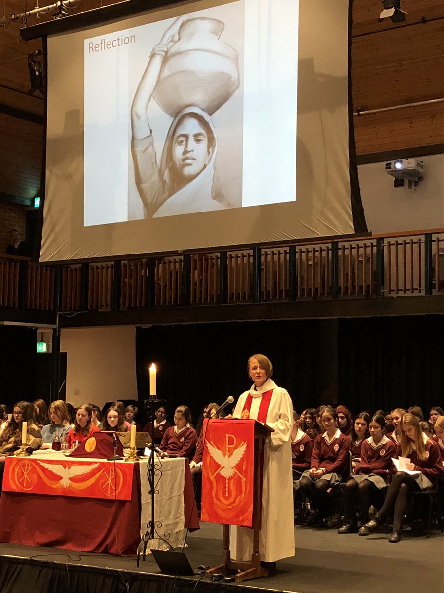 SHSKSchool's tweet photo. Happy #StKatesDay! We start with our #Eucharist and are delighted to be joined by @ClareHayns, College Chaplain at @ChCh_Oxford and to hear about women of the Old Testament and how the choices they made affect us today
@SHSKOldGirls https://t.co/xeyNHWvr6R