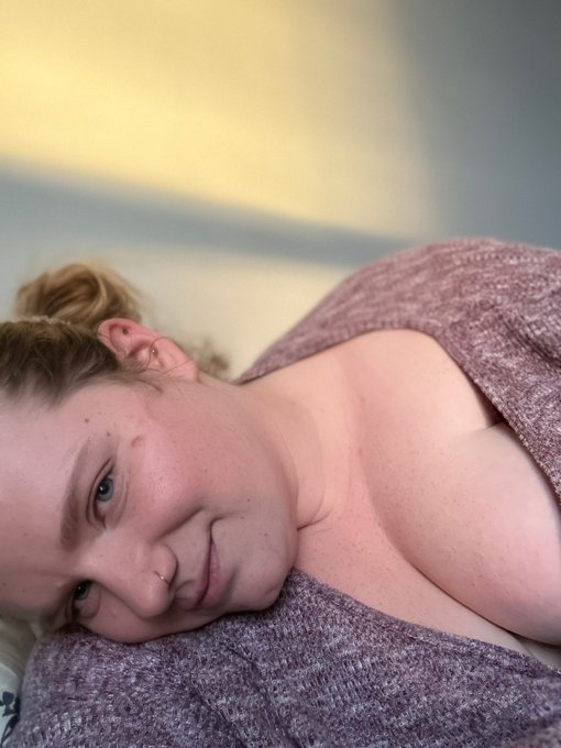 No I&rsquo;m not ready for the rat race, let&rsquo;s cuddle a few more mins ☺️ https://t.co/qIp3NIezDw