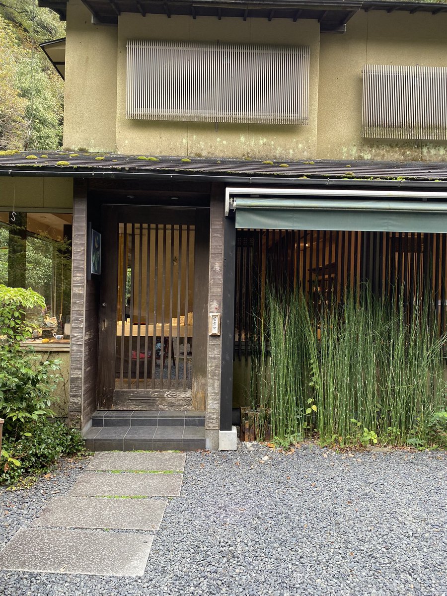soichiro_0857's tweet photo. 📍ゆずりは（大阪）

　箕面の滝の近くにある隠れ家的なカフ
　ェでここのフォンダンオレンジのケー
　キが甘くて風味が良く美味しかった🍊

#ゆずりは 
#日常
#日常垢
#日常垢さんと繋がりたい
#お洒落さんと繋がりたい
#カフェ巡り好きな人と繋がりたい
#カフェ好きな人と繋がりたい https://t.co/BM3j3oujPu