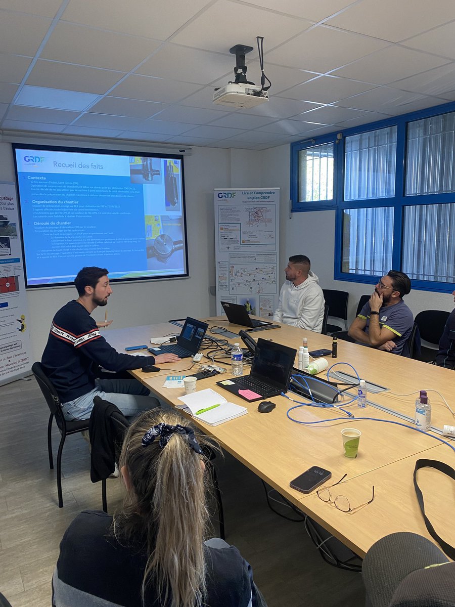 Dernier Comité Prem’S de l’année sur l’AI de Nîmes.  
✅Rex C90 /Cotation DPBE 
✅PAP2024
✅Zones sensibles 
✅VPS OBP SVR
Professionnalisme et prévention !
Autant de thèmes abordés pour prévenir des risques métiers. <a href="/GRDF/">GRDF</a> <a href="/Act4gaz/">Act4gaz</a> #GRDFSO #P2S