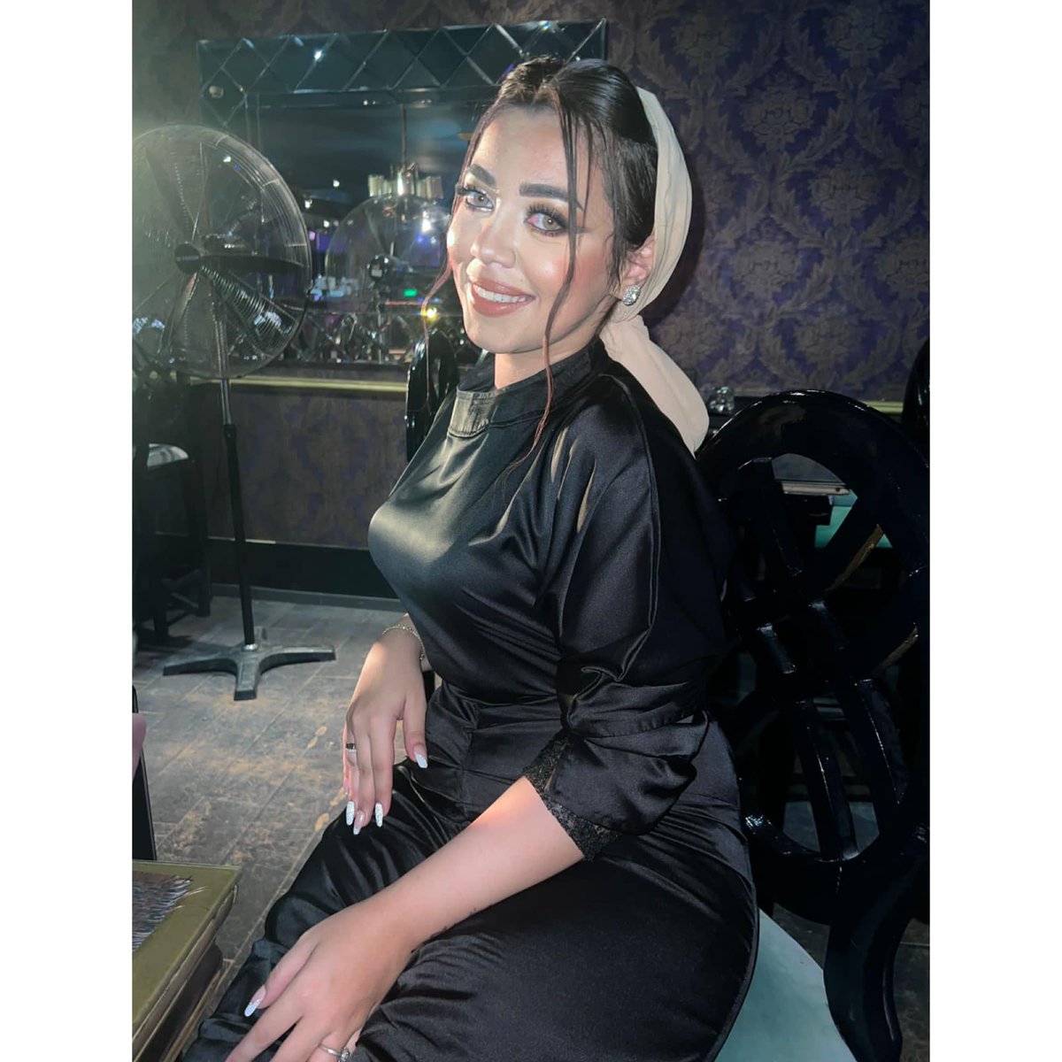 عارفك يا إلي عايز مراتك تلبس كده #REWTEET #hijab #Sexy #Sex #turban #feet #Fetish #girl #heels #highheels #arab