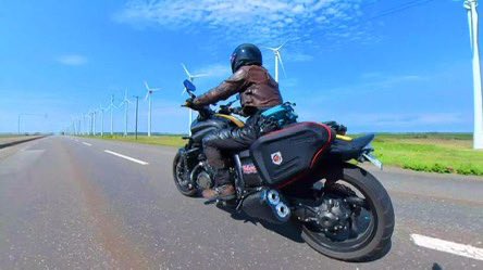 qineyahoo's tweet photo. 名前　qine
性別　男
身長　175cm
住処　愛知
車種　VMAX1700 モンキー88cc

バイクでコーヒーツーリングや絶景スポット巡りをしています。
キャンプツーリングもやります。
YouTubeご視聴頂けると嬉しいです♪
#VMAX #コーヒーツーリング　#キャンプツーリング　#バイク好きと繋がりたい https://t.co/BaZr06U3vY