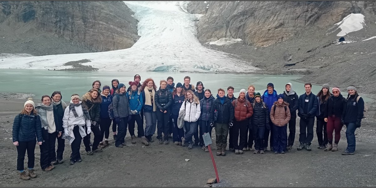 durham_uni's tweet photo. #COP28 article: Professor Chris Stokes from @GeogDurham examines progress in global goals to keep “1.5 alive”, the impact on #glaciers and #SeaLevelRise. 

Visit our website to find out more: https://t.co/vlGTpKHuve 
#DUCOP https://t.co/xcfmJwcQfA