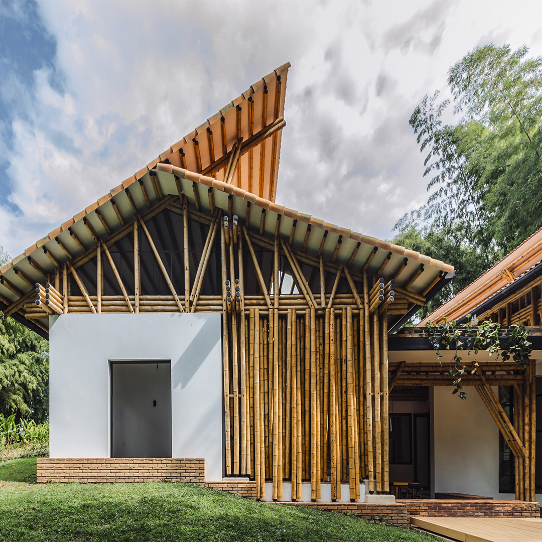 aaacotz's tweet image. Tiny homes are cleverly designed spaces that maximize efficiency and minimize environmental impact. Explore innovative layouts, storage solutions, and eco-friendly materials that make tiny homes a sustainable dream come true.  
From@Architecture &amp;amp; Design[FB]  

#TinyHomeDesign