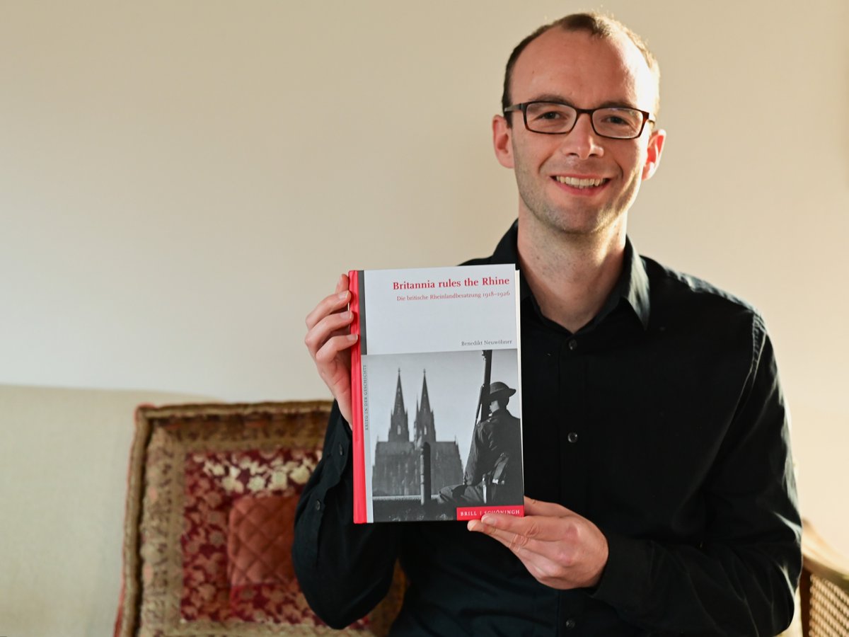 Brill | Schöningh (@fschoeningh) on Twitter photo Wir gratulieren Autor Benedikt Neuwöhner zu gleich zwei Preisen für »Britannia rules the Rhine« (brill.ws/BRR). Er bekam den Förderpreis für junge Historiker*innen der Stadt Münster & wurde für seine Promotion von der <a href="/unidue/">Uni Duisburg-Essen @unidue.bsky.social</a> als einer der besten Absolventen geehrt. Wir gratulieren Autor Benedikt Neuwöhner zu gleich zwei Preisen für »Britannia rules the Rhine« (brill.ws/BRR). Er bekam den Förderpreis für junge Historiker*innen der Stadt Münster & wurde für seine Promotion von der <a href="/unidue/">Uni Duisburg-Essen @unidue.bsky.social</a> als einer der besten Absolventen geehrt.