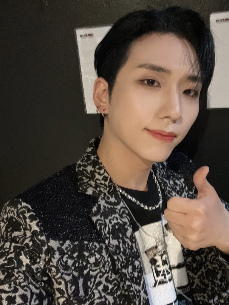 XH_official's tweet photo. Milano!! You guys were awesome!! Thank you for such an unforgettable and energetic night! Hope to see you guys again!
#건일 #Gunil
#XdinaryHeroes https://t.co/ObdR31GjWS