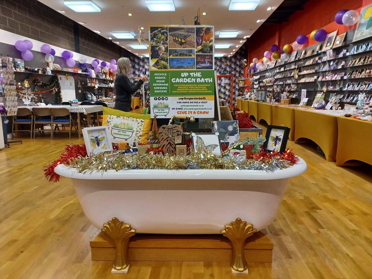 This week we have been supporting <a href="/upthegardenbath/">Up The Garden Bath</a> with a white and gold finished bath for their shop front display at the Queensgate Shopping Centre Peterborough Dave &amp; Kez do a fantastic job helping the community so it’s nice to be able to give something to them for a change.