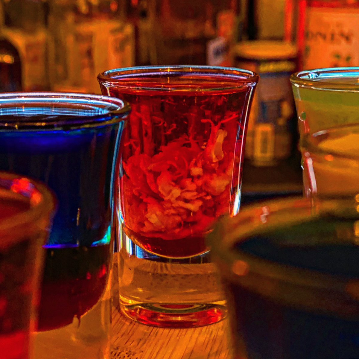 sunshinebar3's tweet photo. 🚀 Jeudi, le jour où les étudiants font des recherches approfondies… sur les meilleurs shooters de la ville ! 📚🥃 

Réponse à l’étude : c’est au Sunshine Bar ! 😇

#ÉtudesAvancées #JeudiShooters
#troyes #bar https://t.co/SyPTvt1cj9