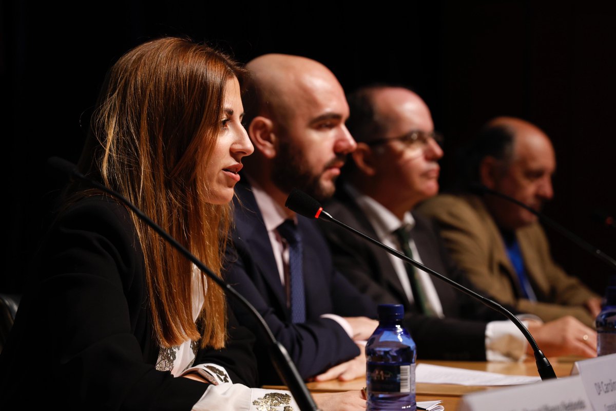 AyuntamientoVLL's tweet photo. La concejala de Juventud,@carolinadbp, participa en la inauguración del 22 Congreso de la Sociedad Española de Traumatología Laboral (@SETLA11), que se celebra hoy y mañana en el Centro de Congresos de @feriavalladolid.
#CongresoSETLA #SETLA #valladolid https://t.co/qNu2E2h0Go