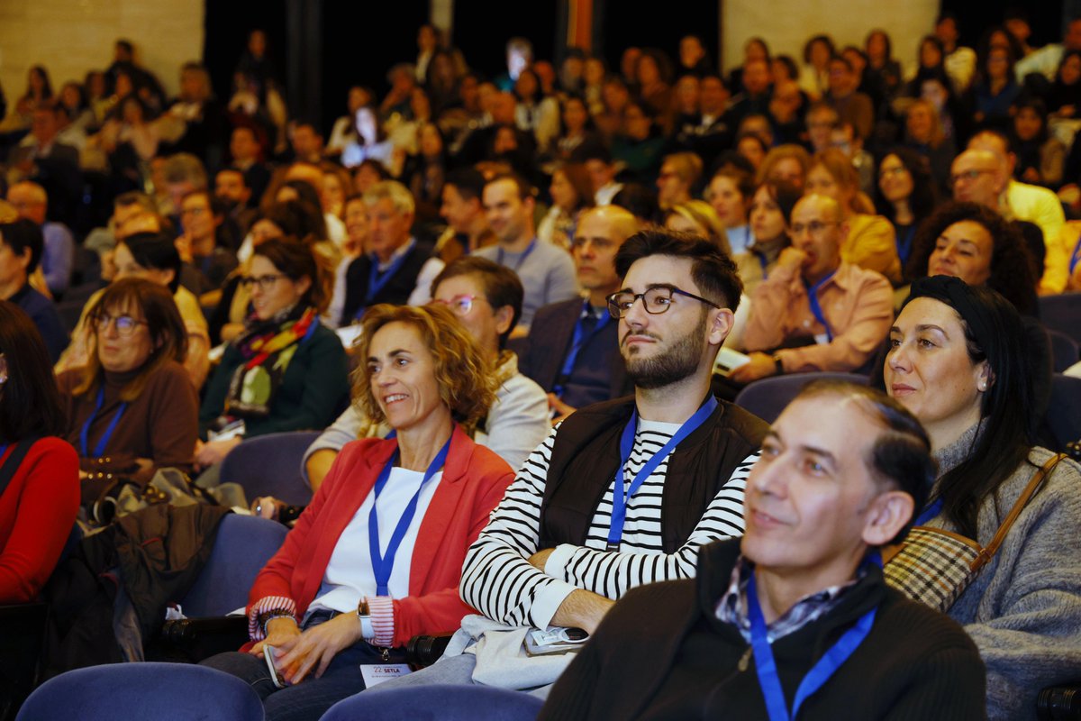AyuntamientoVLL's tweet photo. La concejala de Juventud,@carolinadbp, participa en la inauguración del 22 Congreso de la Sociedad Española de Traumatología Laboral (@SETLA11), que se celebra hoy y mañana en el Centro de Congresos de @feriavalladolid.
#CongresoSETLA #SETLA #valladolid https://t.co/qNu2E2h0Go