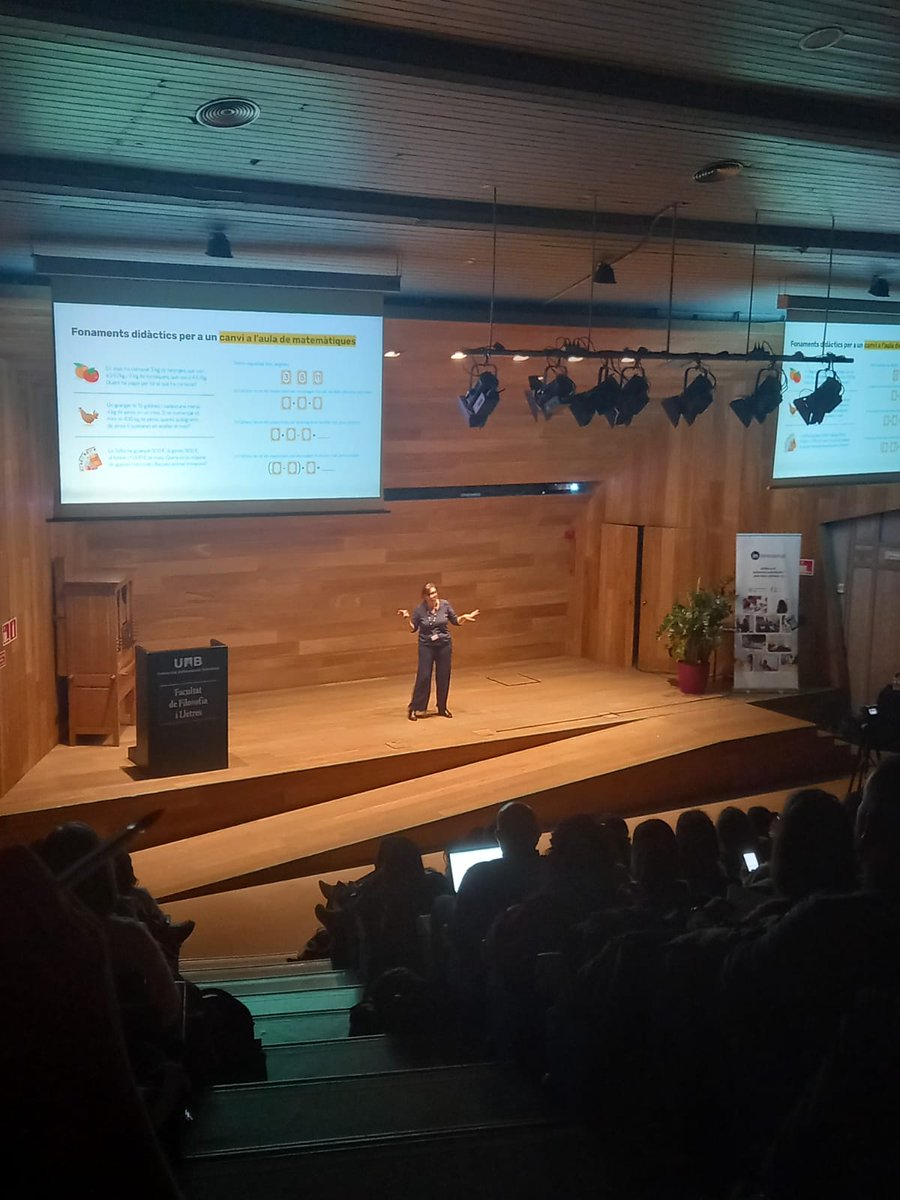FEDACMontcada's tweet photo. Presents a la Jornada @innovamat_es  per equips directius. Escoltant a la Cecilia Calvo  @CcBcnMvd  parlant dels fonaments didàctics per a un canvi a l'aula de matemàtiques.

#transformadors #avuixdemà2024 https://t.co/znVbQKJWk7