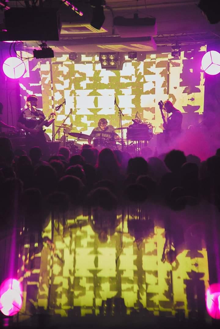 London that was wild, huge thanks to everyone who came down 

Onwards to Manchester tonight at The White Hotel, maybe 5 tickets left don't miss it.

8:30 @nukuluk_nukuluk 
9:30 Scaler

📸 <a href="/giloscope/">Giles Smith</a>