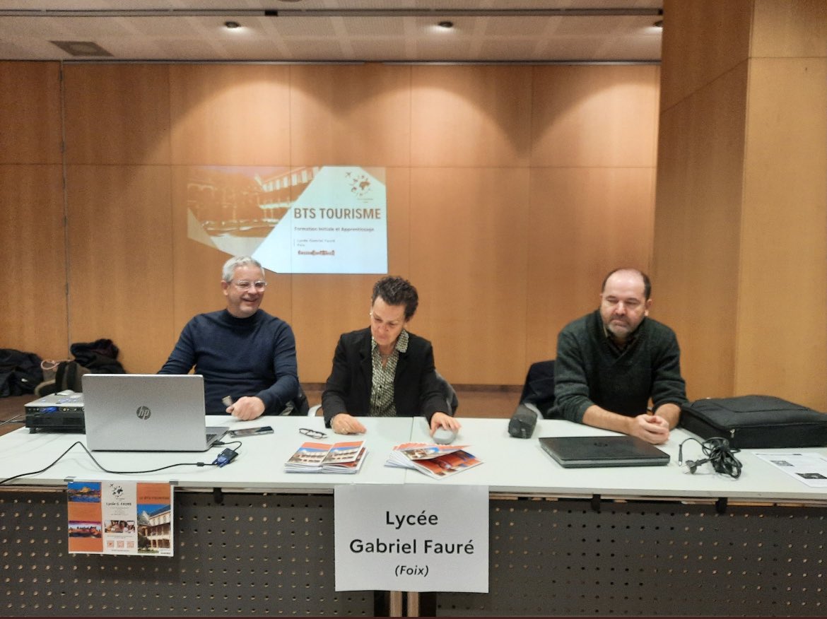 Nos professeurs <a href="/NCoumes/">NCoumes</a> &amp; <a href="/phsoula/">Philippe SOULA</a> sont présents au salon étudiant d’Andorre afin de représenter le BTS Tourisme et le Lycée G.Fauré !!
Merci à eux pour leur engagement 👍🏼

#Btstourisme #Andorre <a href="/acTlseEG/">EGTlse</a> @cdilgf
