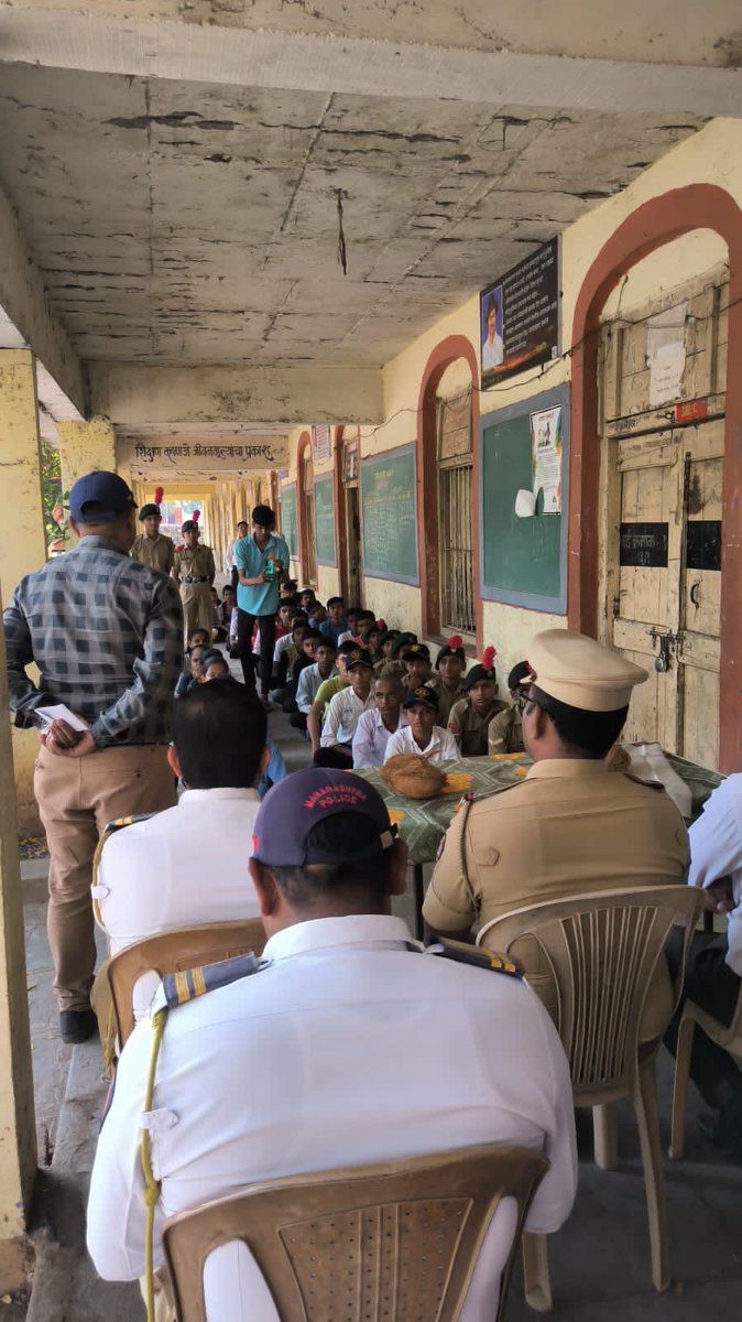 HspThane's tweet photo. जागतिक स्मरण दिन निमित्ताने म. पो.मदत केंद्र मालेगाव तर्फे जनता महाविद्यालय, झोडगे येथे रस्ता सुरक्षेबाबत विद्यार्थ्यांना प्रबोधन करण्यात आले.
#WDoR2023 https://t.co/oelk7CNtPb