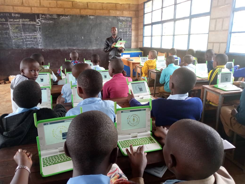 NZEYIMANAJeand3's tweet image. &quot;Learning by doing&quot; John Dowey
P6 Pupils from @RwandaEQUIP schools are enjoying SET lessons.Pupils are more engaged and motivated where the big idea is to use search engines to find information on the internet.
#transformativeeducation
@REBRwanda @Rwanda_Edu @gtwagirayezu