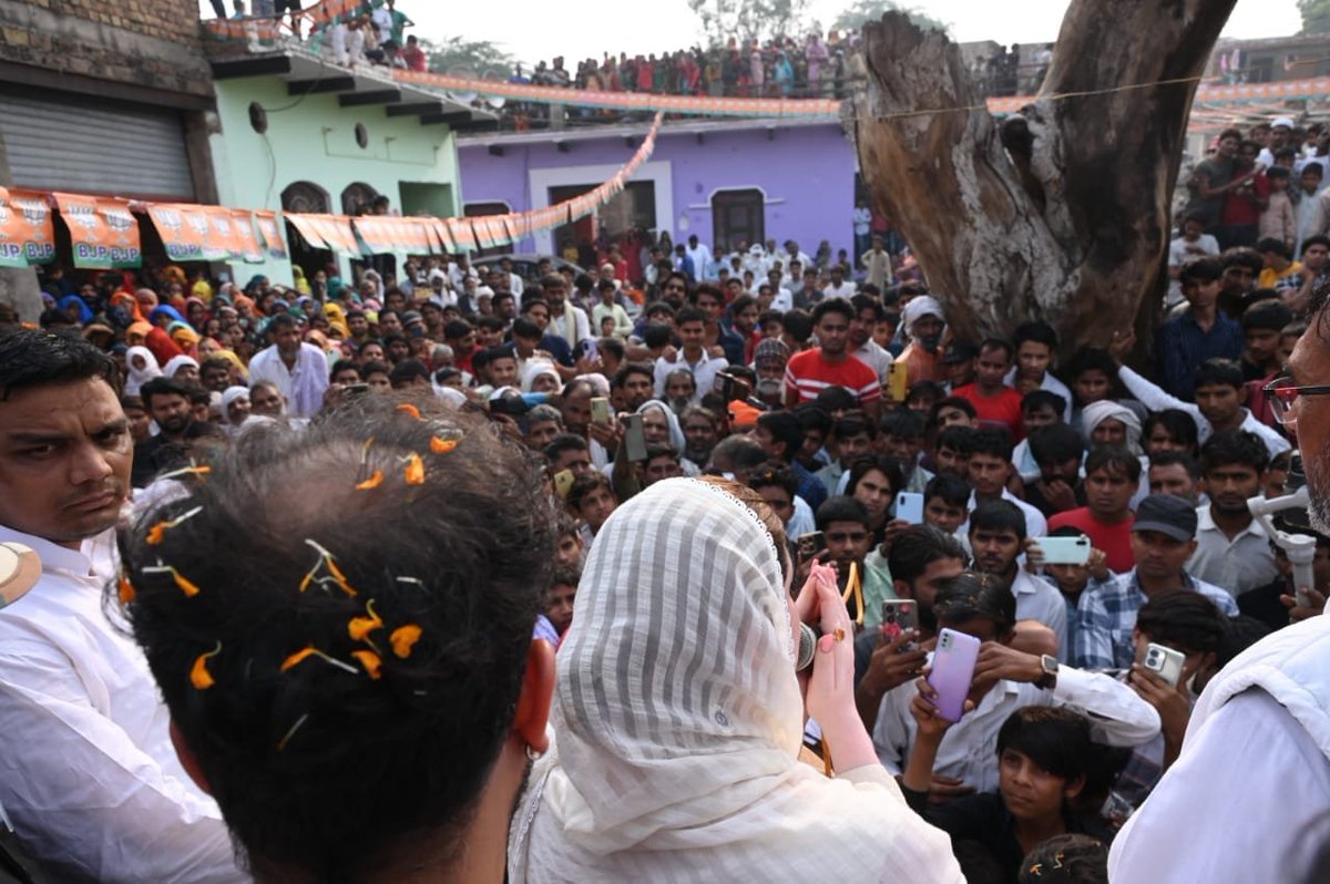 कामां की जनता का आशीर्वाद मिल रहा है,
यहां प्रचंड बहुमत से कमल खिल रहा है।