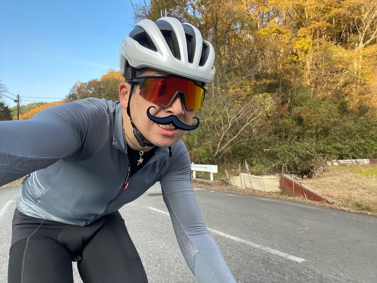 cyclezoo's tweet image. 実はニューヘルメット。

KPLUSのNOVA！
定番といえば定番になってるやつ！！
ミラクルフィットです🔥🔥🔥🔥

頭の周囲58cmでMサイズです！
これから長らくお願いしますだぜ！

この色、R11と合ってるからこれまたお気に入りでおます🔥🔥🔥

#KPLUS
#KPLUSNOVA