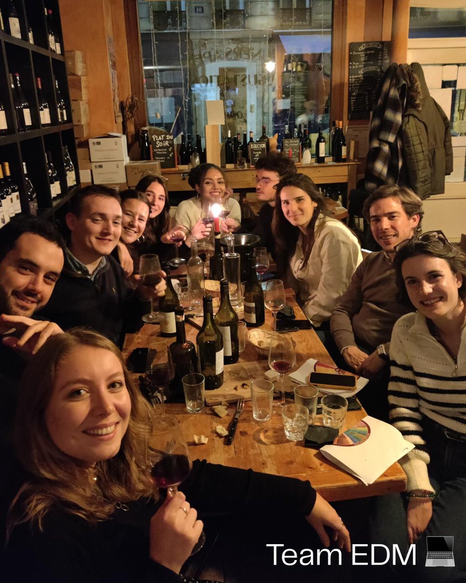 Adveris's tweet image. Chez Adveris, les Afterworks sont sacrés ! 🙌

Vous êtes plutôt team : dégustation, karaoké ou pique-nique ? 👀

#team #agencedigitale #teamwork