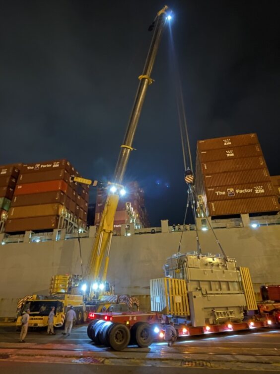 ZimShipping's tweet photo. Power moves β‘
ZIM Taiwan successfully navigated Fortune Electric's #OOG #shipment of 4 transformers to Norfolk! Their #candoapproach illuminated the way, proving again that ZIM is ready to power any challenge π
We make it ZIMple, one watt at a time >> https://t.co/byvTGym9oG https://t.co/QvQQ0CRlDv
