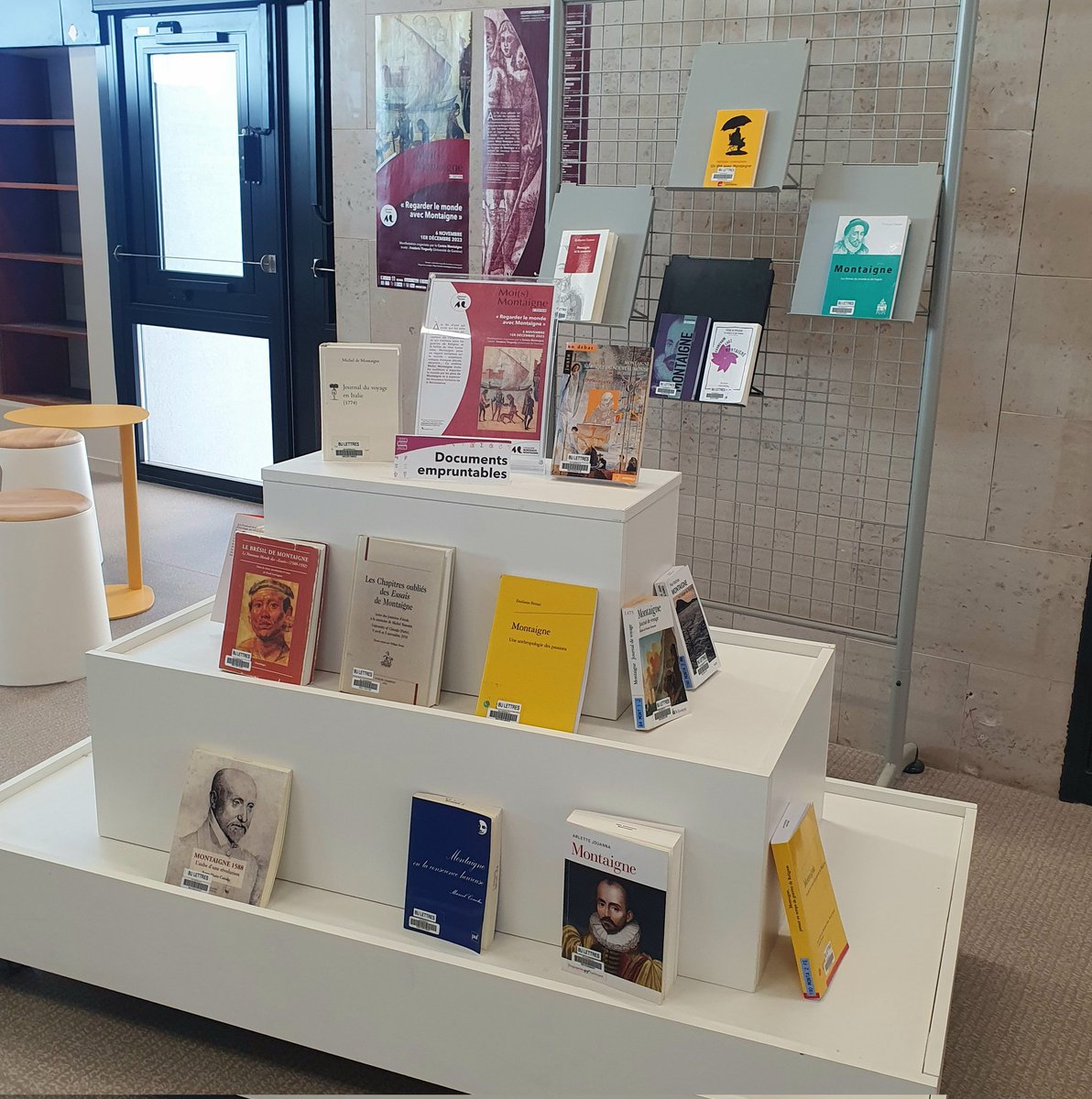 BUBMontaigne's tweet photo. 🗓️ 6e #MoisMontaigne en cours !

📚 Sélections à la bib. Lettres et Sciences humaines #BibLSh :
- au niv. 6 concernant les textes de #Montaigne et les recherches récentes
- au niv. 4 avec les travaux de Thierry Gontier
 ➡️ https://t.co/ll620AqIC4

cc @UBMontaigne @CentreMontaigne https://t.co/KDM150XBio