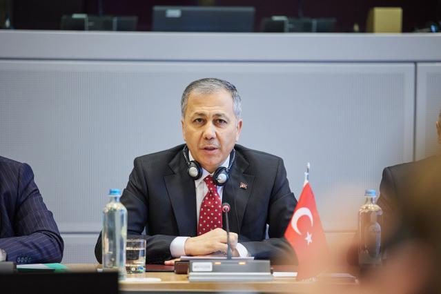 Oliver Varhelyi tweet media