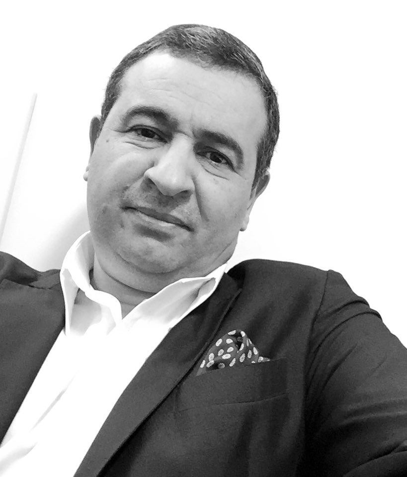 Jacquies's tweet photo. اللي حاب يتبرع في بناء مسجد للمرحوم عبدالكريم الغضبان @akq8 هذا هو الرابط - الله يرحمه

https://t.co/J2DyCxrZuP https://t.co/GarHeSXicv