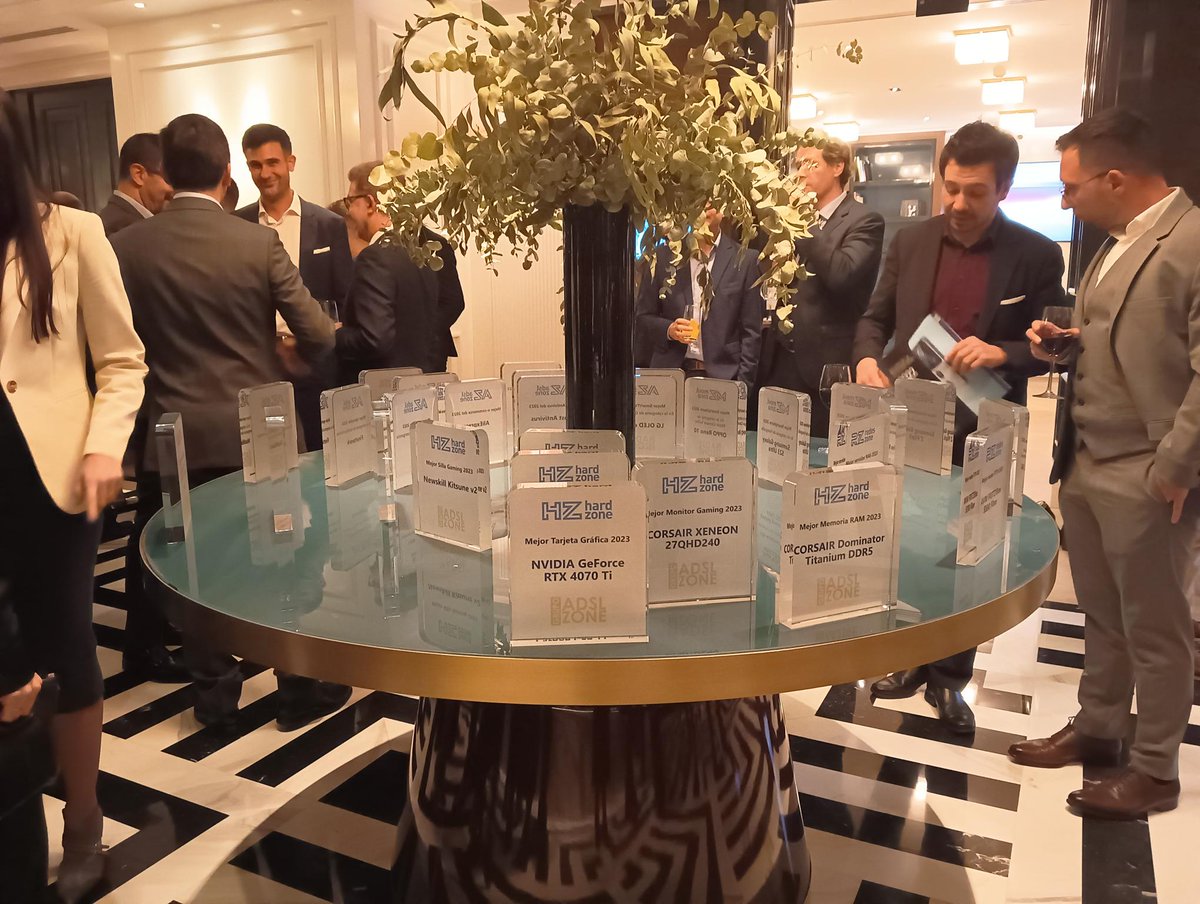 TradeTracker España tweet media