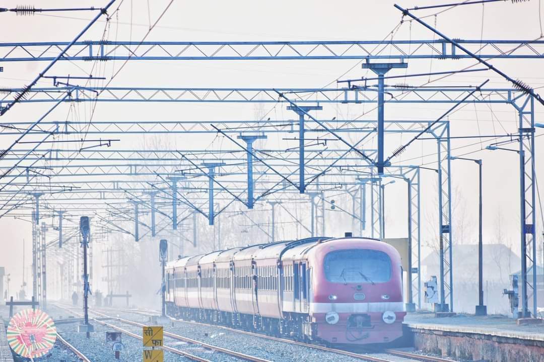 RadioChinarFM's tweet photo. #Glimpses... 
Railway Station of North Kashmir's business hub  #Apple_Town_Sopore
. 
. 
#radiochinar904 #beauty #business #hub #Sopore #railway #railwaystation #famous  #NorthKashmir #appletownsopore https://t.co/oqgr31MLQm