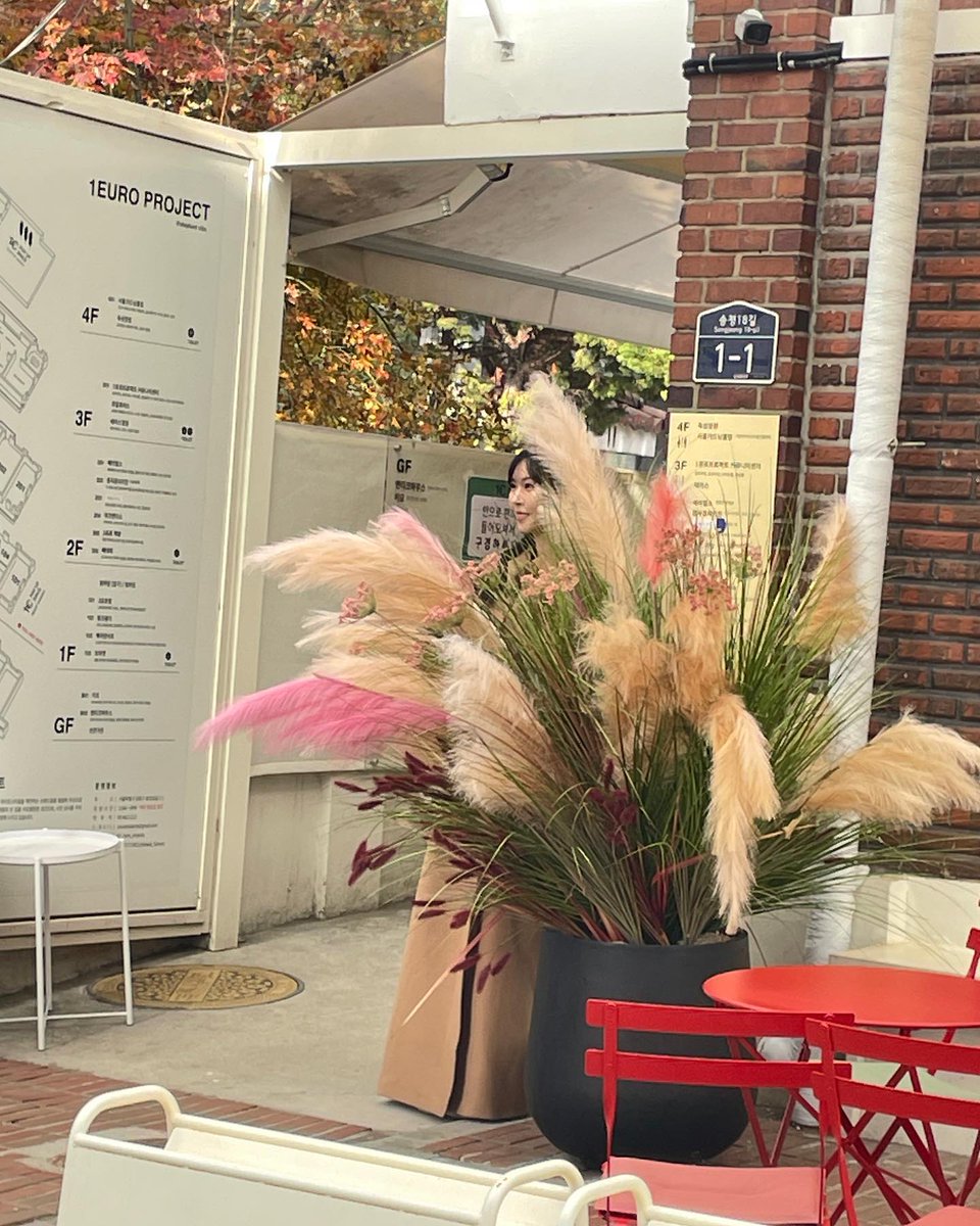 진짜.. 너무 예뻐... 나도 보고싶어 언니😭😭