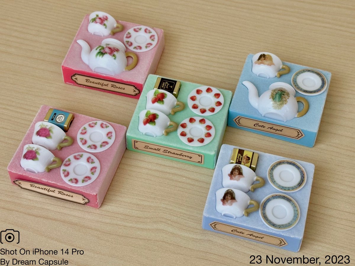 dreamcapsuleCEO's tweet photo. 🌟新入荷ガチャ商品プレゼントCP🌟

箱で飾れて可愛い！オシャレなティーセットのミニチュア登場🫖
「ティーセットマスコット」

フォロー&amp;RP(RT)していただいた方の中から抽選で2名様に全5種セットをプレゼント🎁
ドリカプへの入荷日とキャンペーン詳細は↓

#ドリームカプセル #ガチャ専門店 https://t.co/q9f5fFOF2t