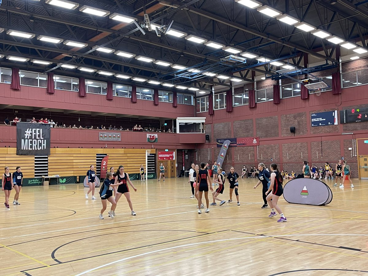 chwaraeonyrurdd's tweet photo. Gemau Grŵp Bl. 9-10 wedi cychwyn yma yng nghanolfan @sportwales Pob lwc! 🏐🏆 https://t.co/hPgoNUj59q