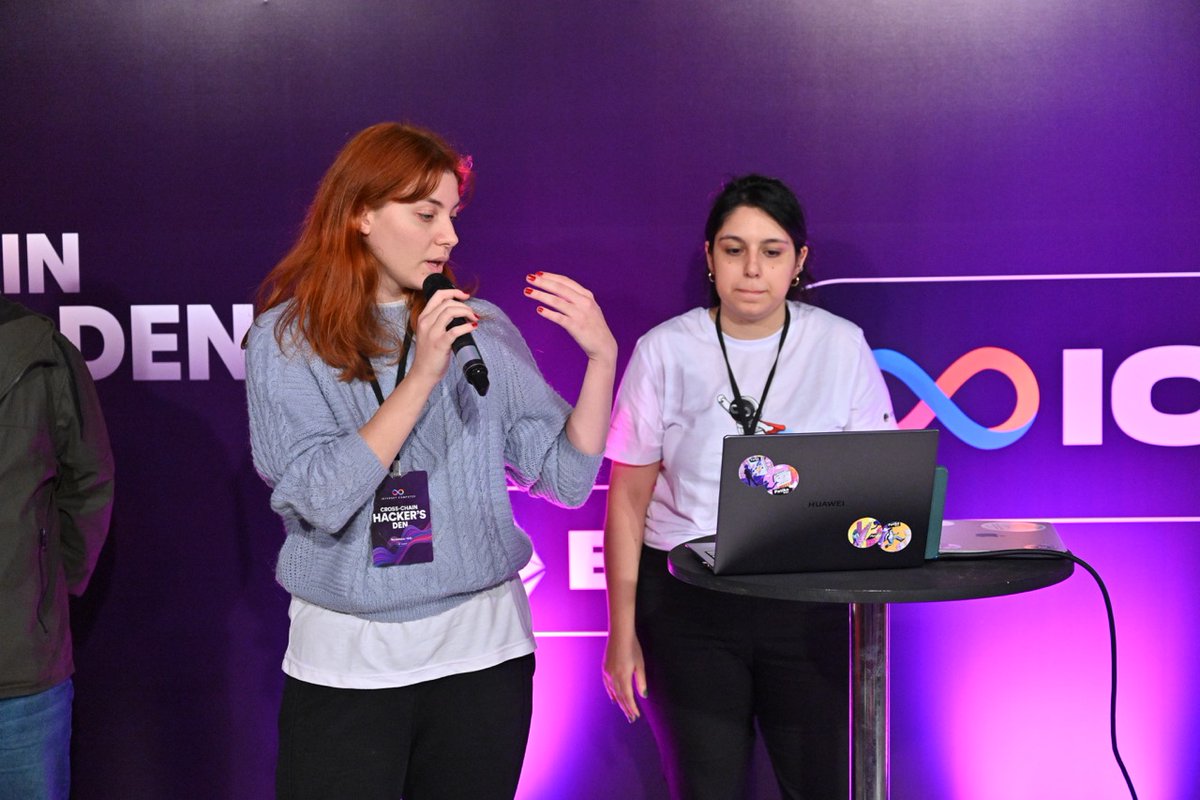 dfinity's tweet photo. 🌐💪 Empowering the future of the internet 🚀

Last week, at the #ICPHackersDen we got to meet some of the incredible women in Web3 breaking barriers and building on the #InternetComputer

Tag your favourite Women in Web3 👇 https://t.co/u5BLKmzk5t