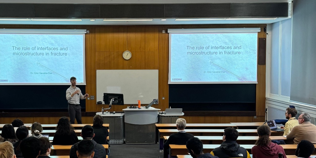 Imperial Materials (@impmaterials) on Twitter photo Yesterday we continued our Departmental Seminar Series with a fantastic talk from Dr <a href="/GavaldaOriol/">Oriol Gavalda Diaz</a> 🎉
Dr Gavalda-Diaz shared more about his latest research with a talk titled 'The role of interfaces and microstructure in fracture' 💡 Yesterday we continued our Departmental Seminar Series with a fantastic talk from Dr <a href="/GavaldaOriol/">Oriol Gavalda Diaz</a> 🎉
Dr Gavalda-Diaz shared more about his latest research with a talk titled 'The role of interfaces and microstructure in fracture' 💡