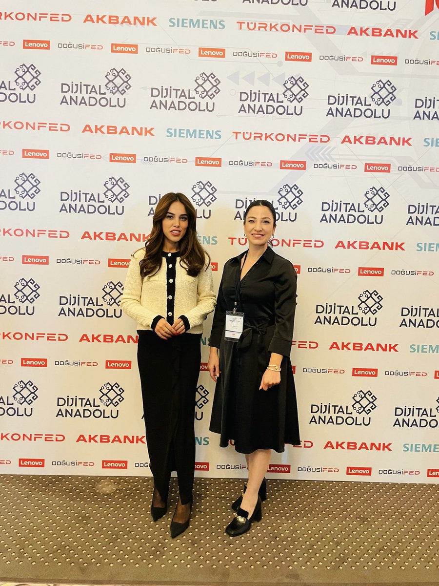 manolyarst's tweet photo. @turkonfed , @Akbank, @SiemensTurkiye ana paydaşlığı ile @LenovoTurkiye çözüm ortaklığında @dogusifed ev sahipliğinde gerçekleşen Dijital Anadolu Van etkinliği kapsamında “Sanayide Dijital Dönüşüm” panelinde bir araya geldik. 

@dijitalanadolu #DijitalAnadolu #DijitalLiderler https://t.co/wx8Q7m72RE