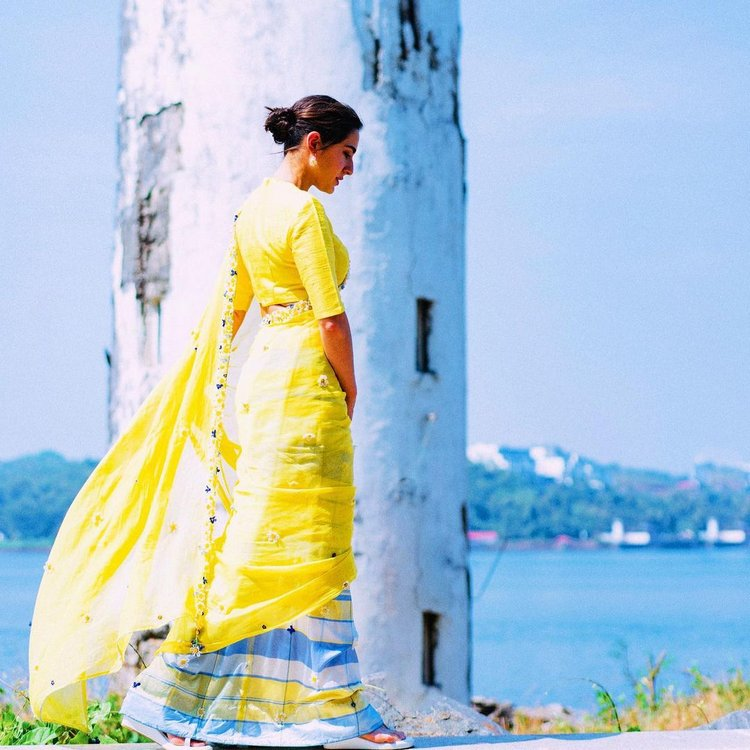 123telugu's tweet photo. New Photos : #SaraAliKhan 

https://t.co/kCCnXLQKeI

#123telugu https://t.co/mPQ75Zykbt