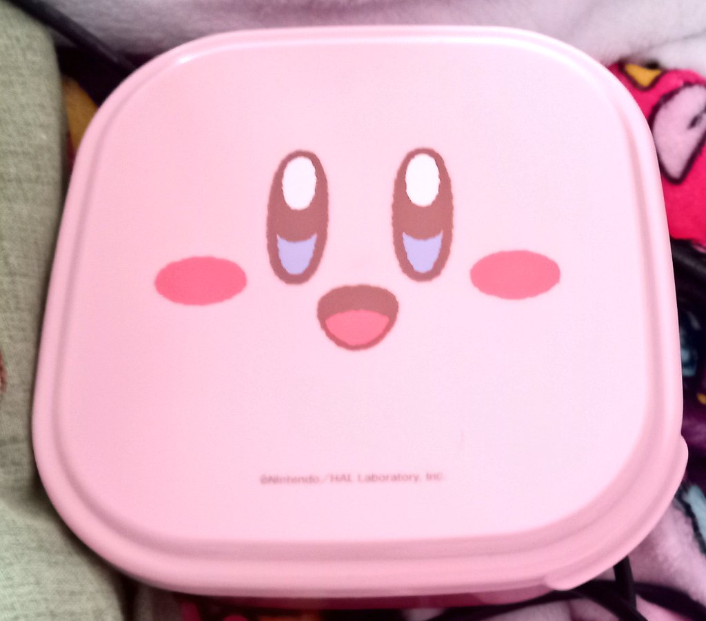 Nayuleska's tweet photo. Got these cute #kirby themed #snackpots from #AmazonUK this week! Really decent price and certainly make me smile a lot. Always need pretty containers!!! #Nintendo #handheld #gamer https://t.co/jVQ6QrlRrw