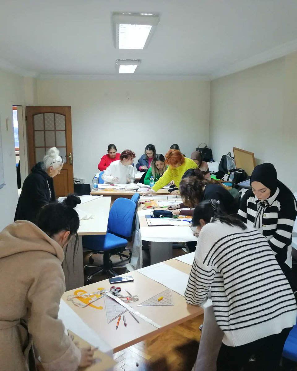 Temel ve Uygulamalı Kalıp Teknikleri dersimiz tüm hızıyla devam ediyor.