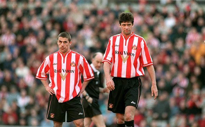 thesefootytimes's tweet photo. With the slow death of 4-4-2 (RIP u will live on forever), strike partnerships have been getting rarer.
And that got us wondering about a very specific kind of strike duo.
So, we want to know: whoโs your favourite ever ๐ฏ๐ถ๐ด ๐บ๐ฎ๐ป - ๐น๐ถ๐๐๐น๐ฒ ๐บ๐ฎ๐ป partnership? https://t.co/gs0WK8K5ng