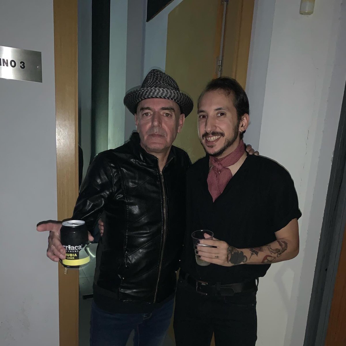 Antonio Arias y un gitano en el indie