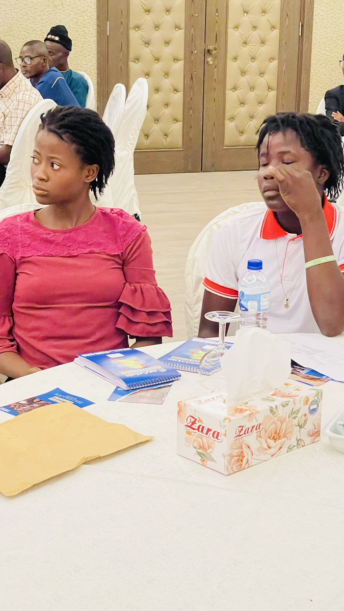 efa_sl's tweet photo. At the Intergenerational Dialogue meeting at Lagoonda Hotel, a girl champion emphasized how free quality edu. has alleviated the financial burden on parents, and this has directly benefited girls' edu. in Sierra Leone. @UNGEI @Plan_SLE @GPforEducation @UN_Women @AncefaRegional https://t.co/fEPzikBhsm
