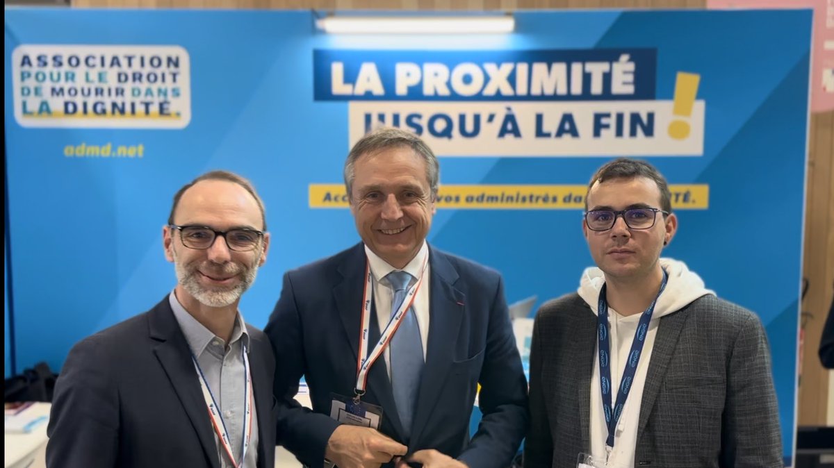 Merci <a href="/ch_rouillon/">Christophe Rouillon</a> pour ton passage sur le stand de l’<a href="/ADMDFRANCE/">Mourir dans la Dignité</a> au <a href="/salondesmaires/">Salon des Maires et des Collectivités</a> 

La question du respect des volontés de chacune et chacun doit plus que jamais doit être possible et accessible sur tout le territoire national 

#ADMD #FinDeVie #SMCL2023