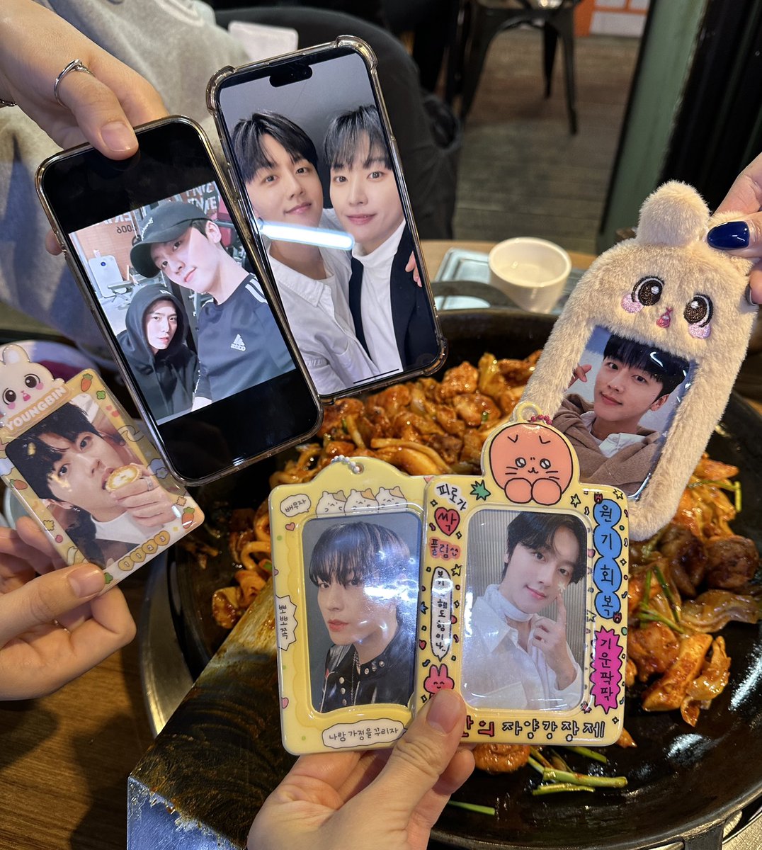 kko_bam's tweet image. 영빈아 생일 축하한다!
세상에서 제일 뜨뜻하고 행복한 생일 보냈길♥

#판타지의_아지트_영빈생일
#영원히_빛날_영빈이의_생일
#always_Bin_Us