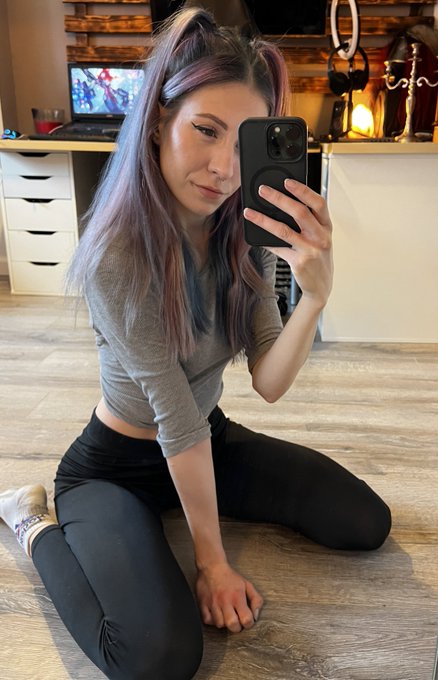 Nora Kink’s pics and videos