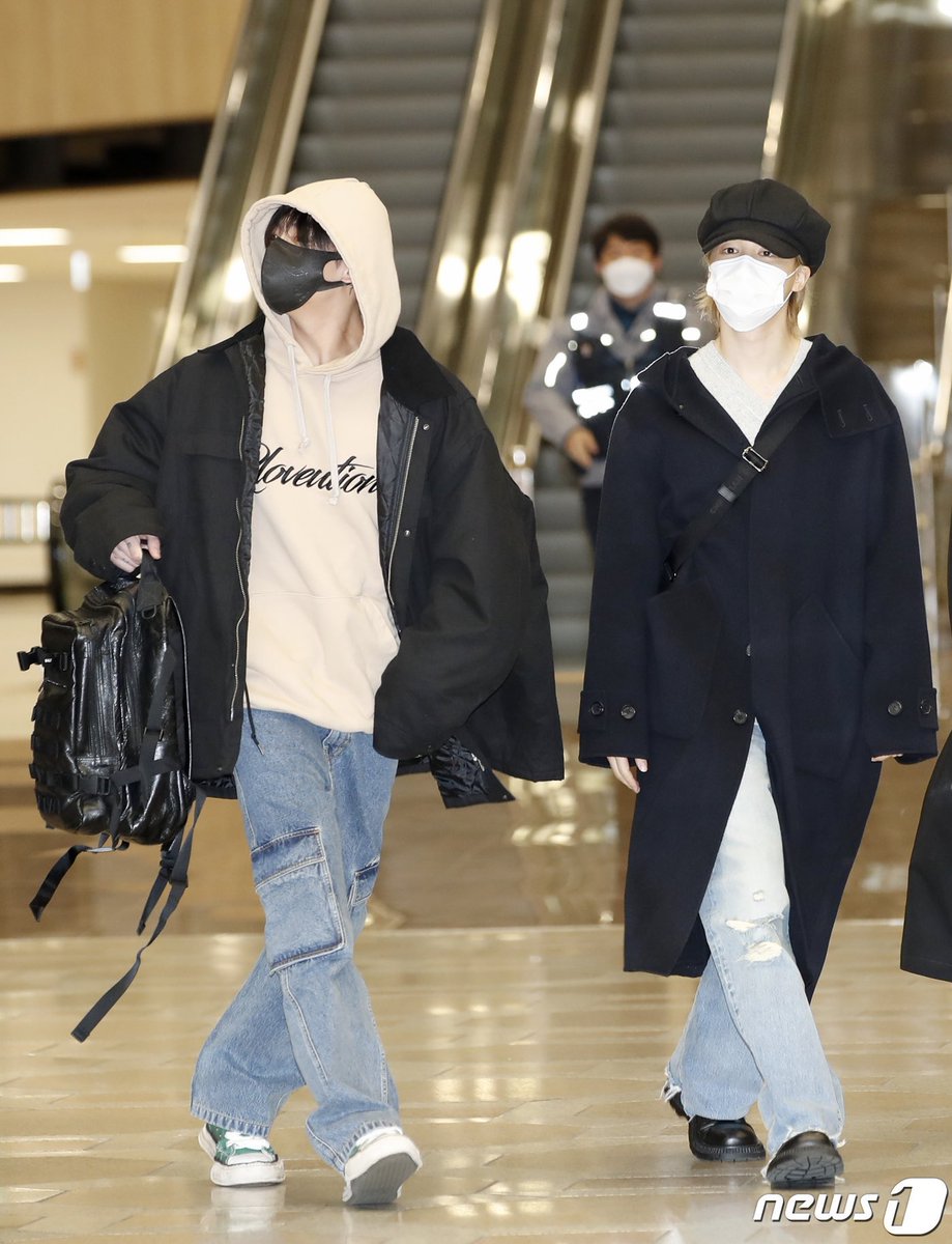 📸] Jungkook e Jimin no Aeroporto Internacional de Gimpo, partindo