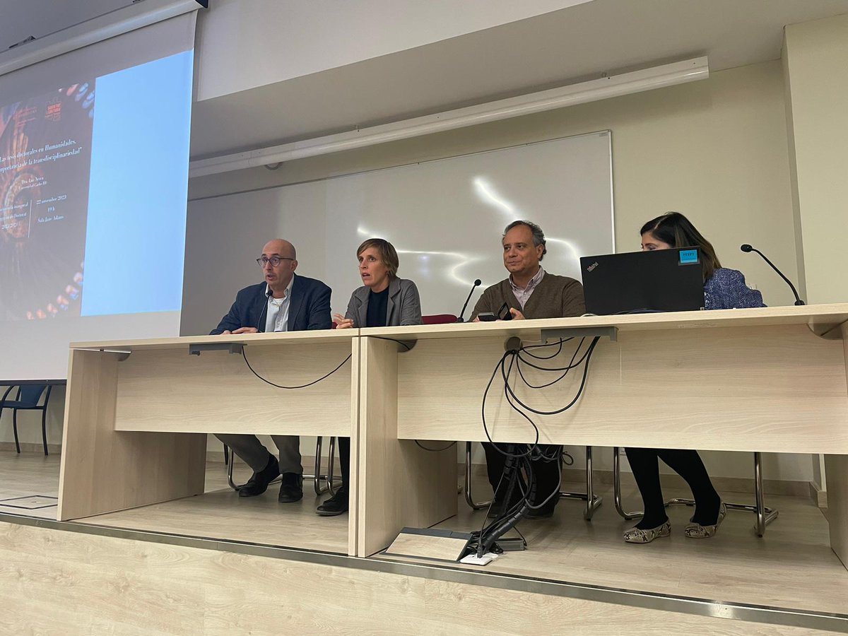 Celebrem que ahir va quedar inaugurat del curs 2023-2024 amb la conferència de María Luz Neira Jiménez.  

Moltes gràcies a la Dra. Neira, als i les assistents, i bon curs a tots i a totes!