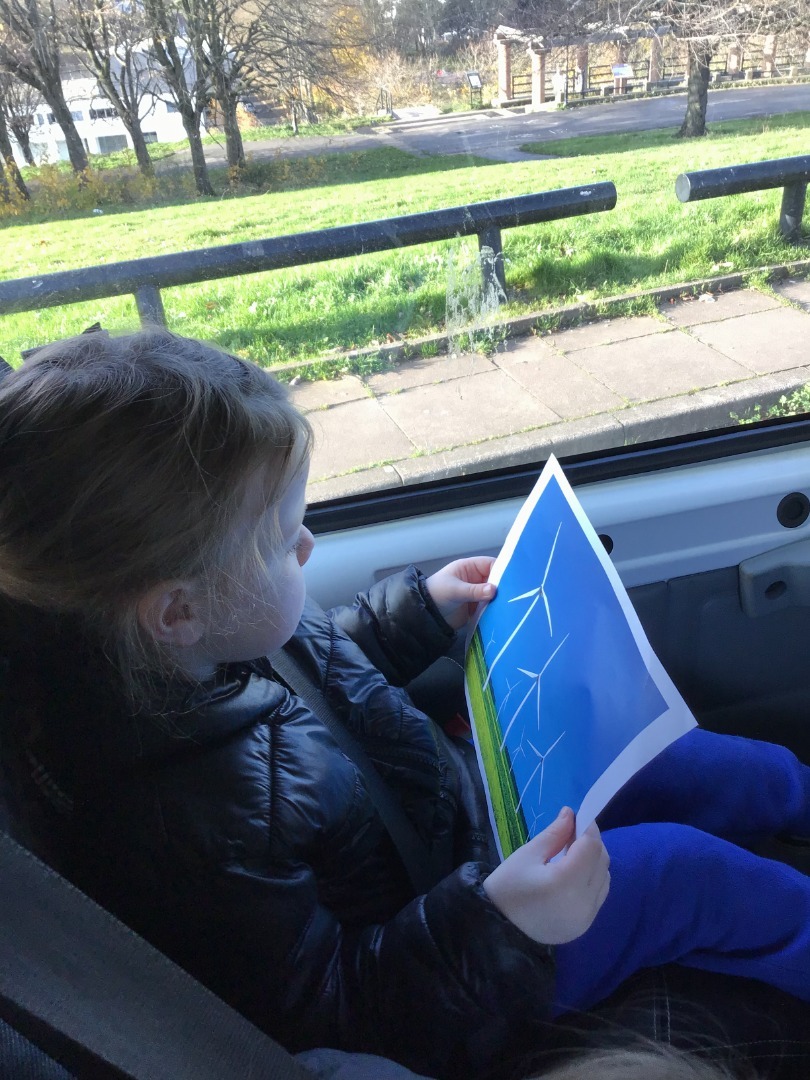 Spencer class out in the school mini bus in search of Wind Turbines. Children are learning about how wind turbines harness the power of the wind and use it to generate electricity. <a href="/EcoSchools/">Eco-Schools England</a> #reduce #reuse #recycle <a href="/WBThePod/">The Pod</a>